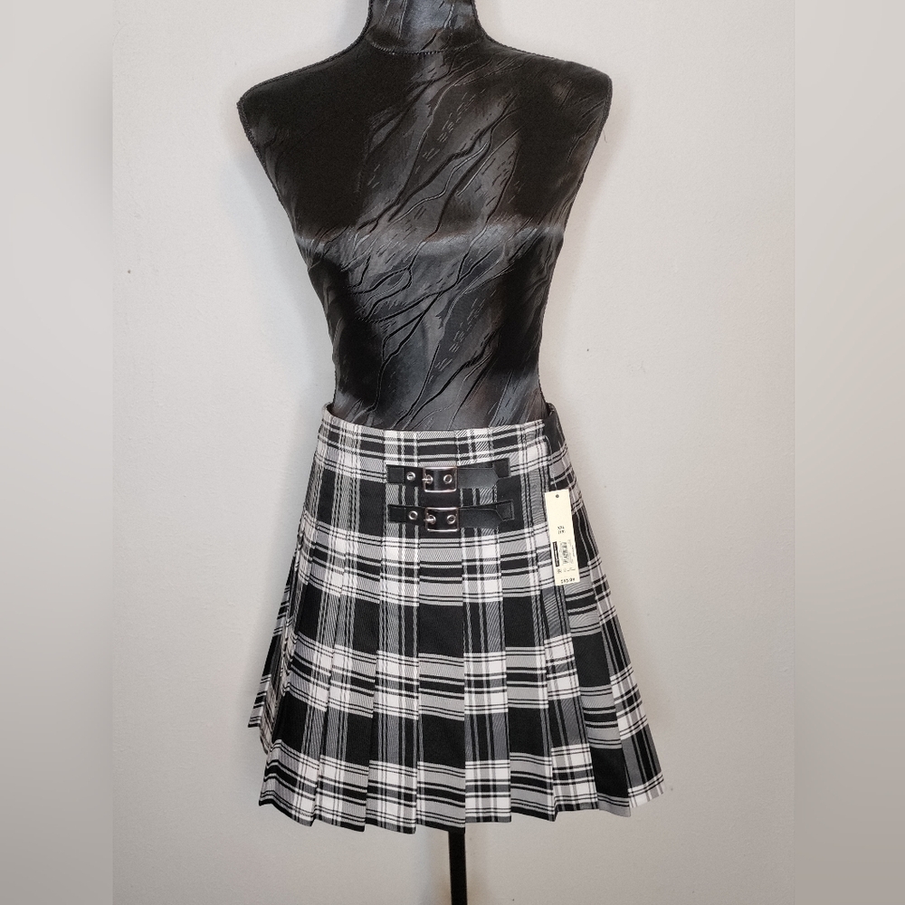 No Boundaries Asymmetrical A-Line Skirt Black and White